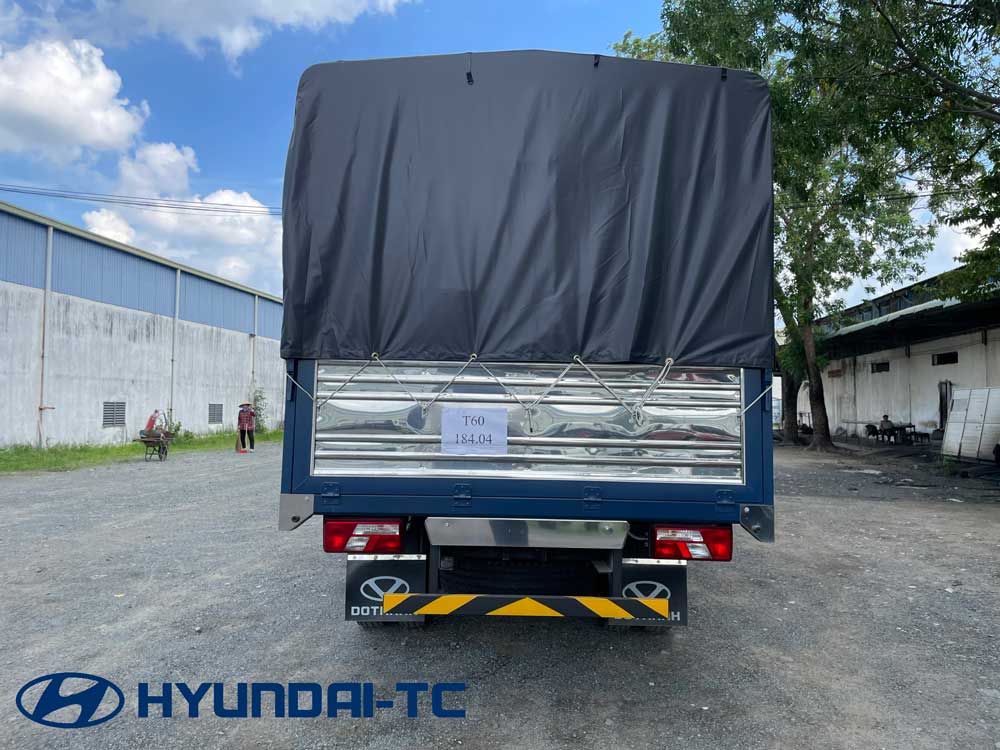 Giá xe tải 6.5 tấn IZ650 SE Đô Thành thùng mui bạt